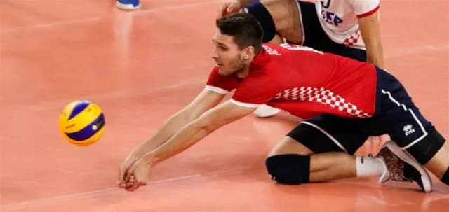Croatian national team member Peterlin invests free time to help those in need